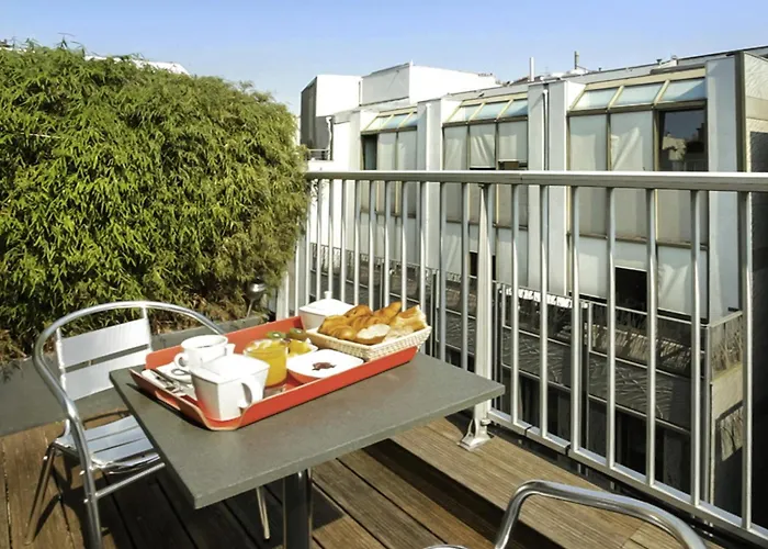 Отель Hotel Relais De Lyon By Malone