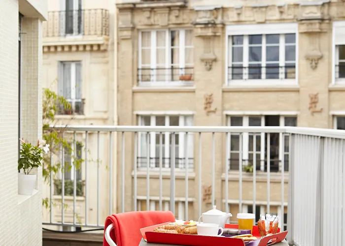 Relais De Lyon By Malone