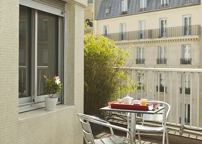 Relais De Lyon By Malone 4*